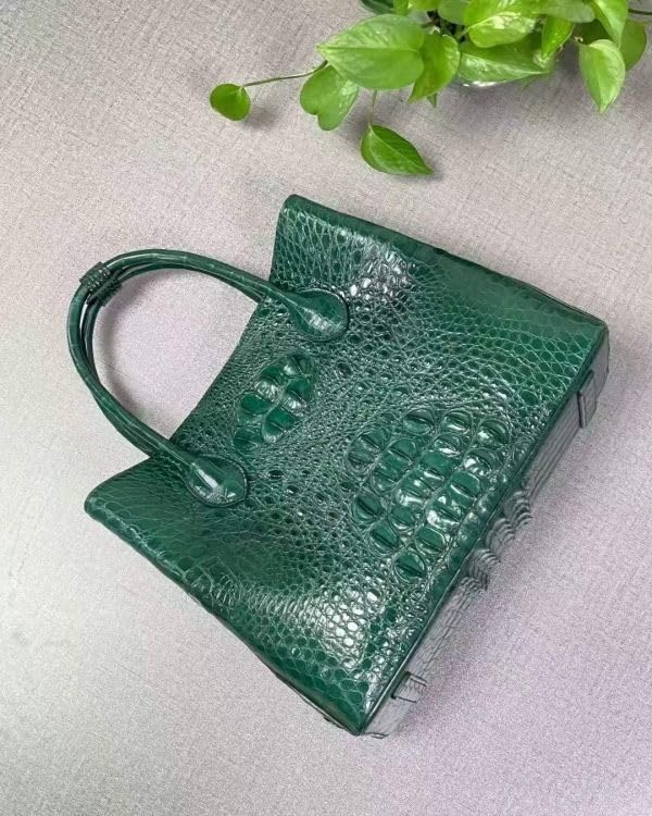 Amazon.co.jp: 極上 特注品 クロコダイル 本物保証 貴重品 ワニ革